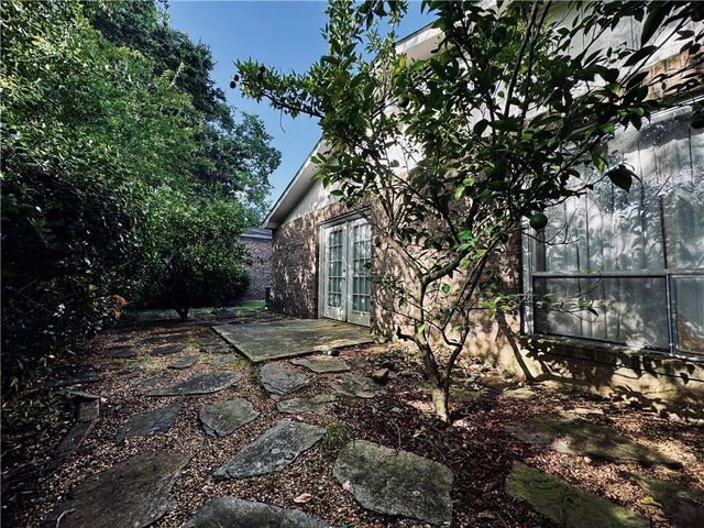 8 Cobblestone Way W, Mobile, AL 36608