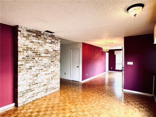8 Cobblestone Way W, Mobile, AL 36608