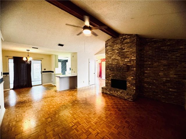 8 Cobblestone Way W, Mobile, AL 36608