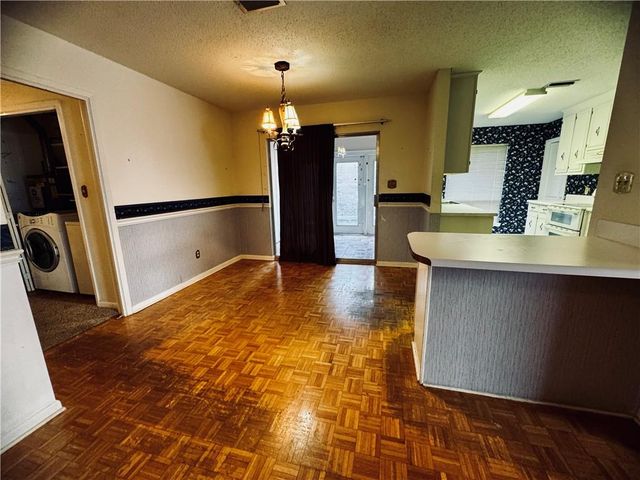 8 Cobblestone Way W, Mobile, AL 36608