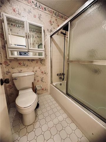 8 Cobblestone Way W, Mobile, AL 36608