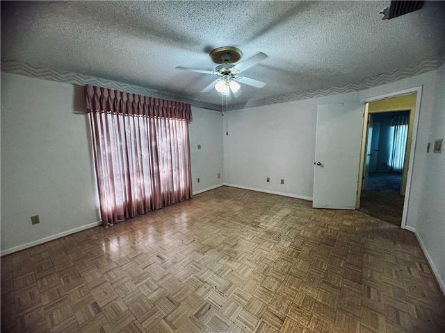 8 Cobblestone Way W, Mobile, AL 36608