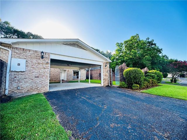 8 Cobblestone Way W, Mobile, AL 36608