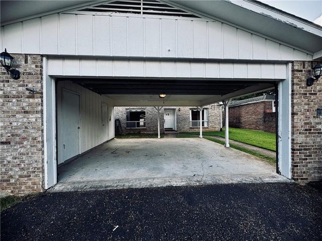 8 Cobblestone Way W, Mobile, AL 36608