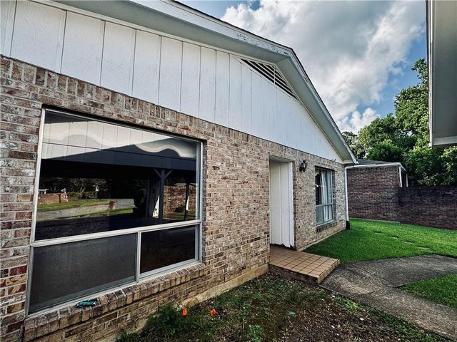 8 Cobblestone Way W, Mobile, AL 36608