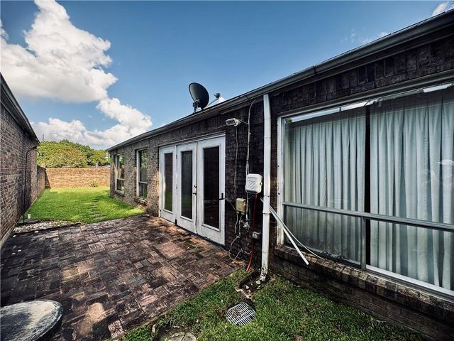 8 Cobblestone Way W, Mobile, AL 36608