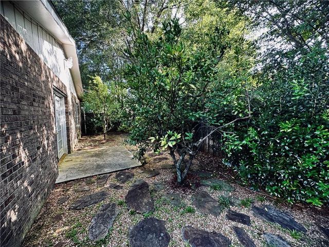 8 Cobblestone Way W, Mobile, AL 36608