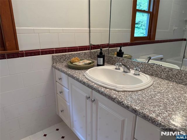 37 Columbus Avenue, Harrington Park, NJ 07640