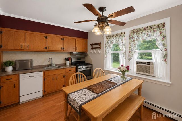 10 Remington Drive, Edison, NJ 08820