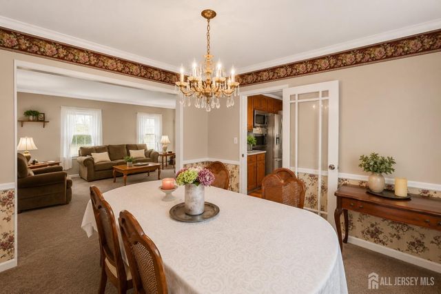 10 Remington Drive, Edison, NJ 08820