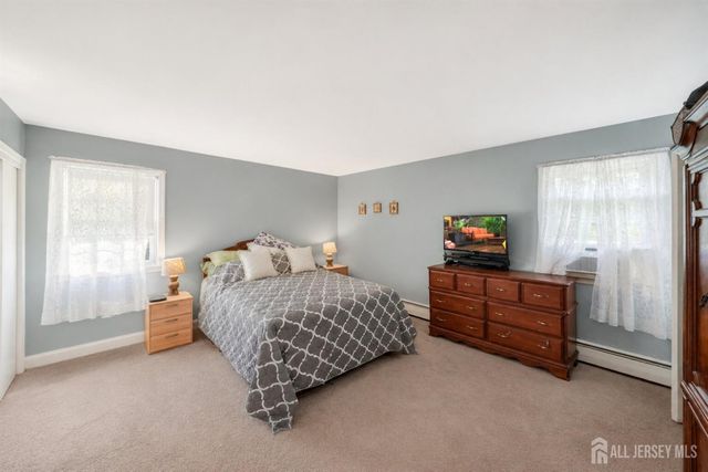 10 Remington Drive, Edison, NJ 08820