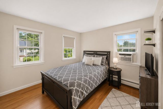 10 Remington Drive, Edison, NJ 08820