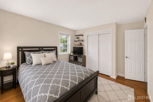 10 Remington Drive, Edison, NJ 08820