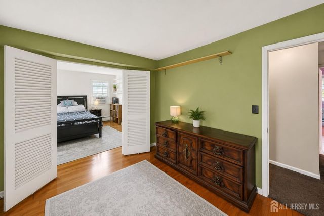 10 Remington Drive, Edison, NJ 08820