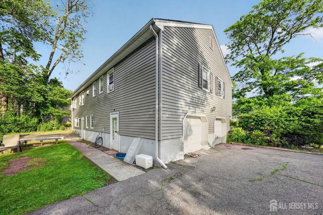 10 Remington Drive, Edison, NJ 08820