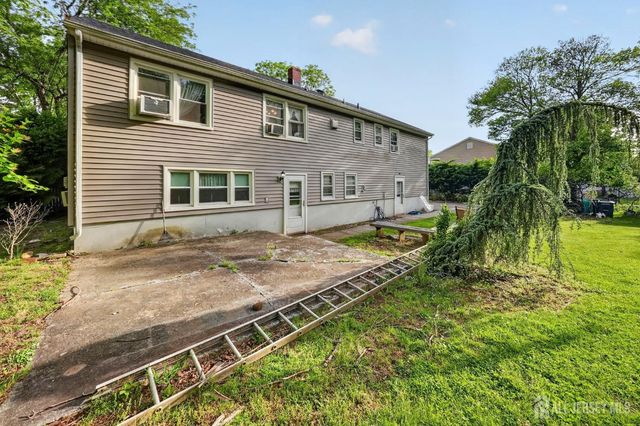 10 Remington Drive, Edison, NJ 08820
