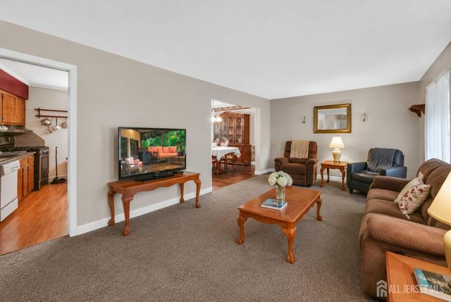 10 Remington Drive, Edison, NJ 08820