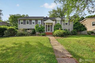 10 Remington Drive, Edison, NJ 08820