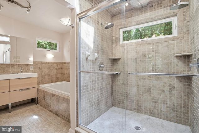 3 UPPER BANK DR, Chadds Ford, PA 19317