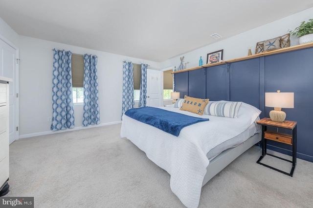 70 GALLERIA DR, Mays Landing, NJ 08330