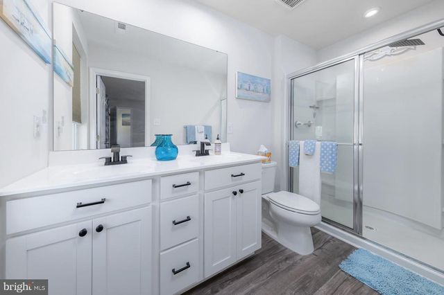 70 GALLERIA DR, Mays Landing, NJ 08330