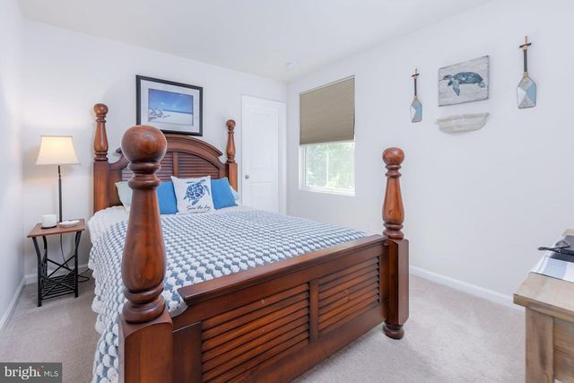 70 GALLERIA DR, Mays Landing, NJ 08330