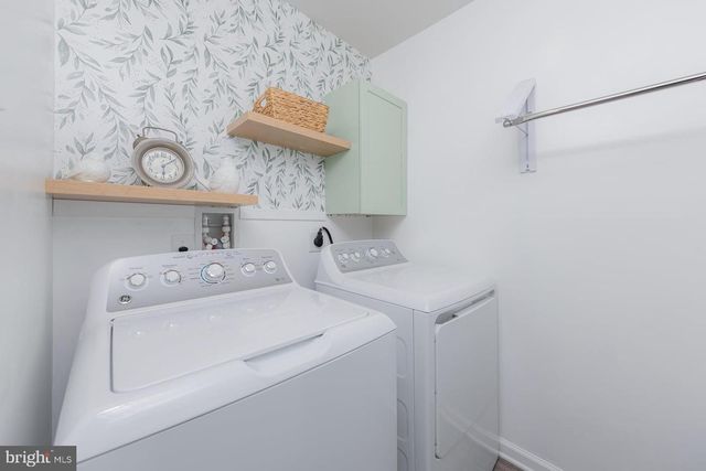 70 GALLERIA DR, Mays Landing, NJ 08330