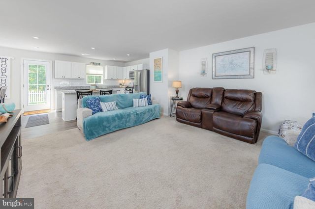 70 GALLERIA DR, Mays Landing, NJ 08330