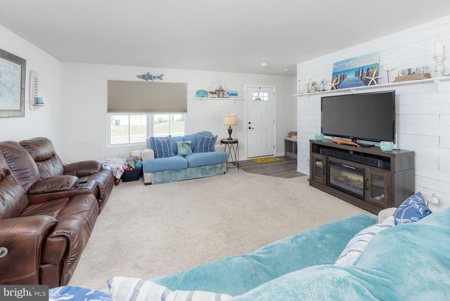 70 GALLERIA DR, Mays Landing, NJ 08330