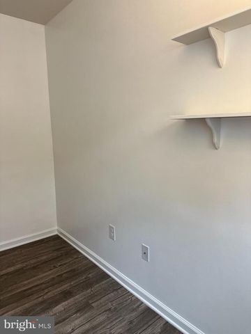 70 GALLERIA DR, Mays Landing, NJ 08330