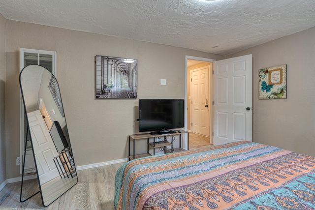 1844 Elizabeth Street NE, Albuquerque, NM 87112