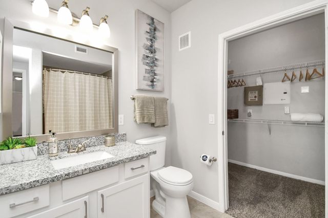 6777 Sommerall Drive 1033, Houston, TX 77084