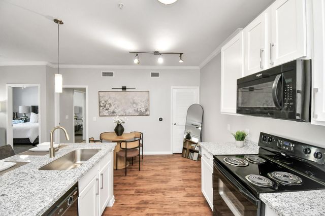 6777 Sommerall Drive 1033, Houston, TX 77084