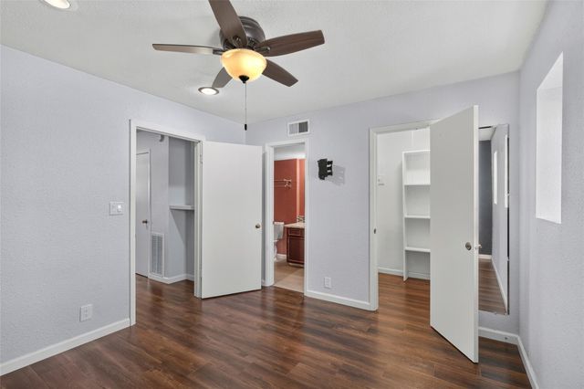 215 Postoffice 408, Galveston, TX 77550