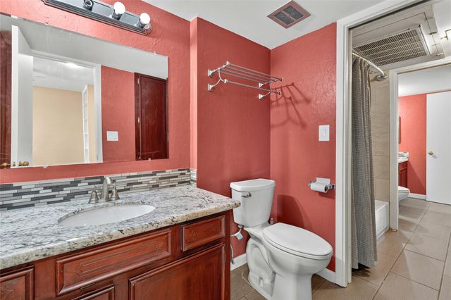 215 Postoffice 408, Galveston, TX 77550