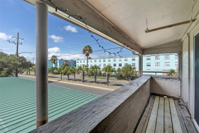 215 Postoffice 408, Galveston, TX 77550