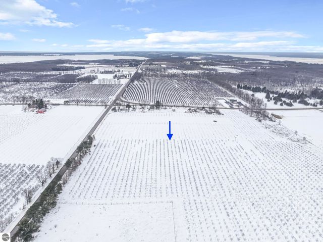 12139 Chippewa Trail, Rapid City, MI 49676