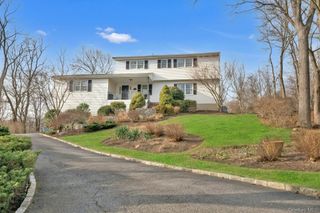 10 Rose Hill Road, Briarcliff Manor, NY 10510