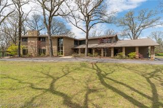 4 Berry Hill Road, Fort Smith, AR 72903