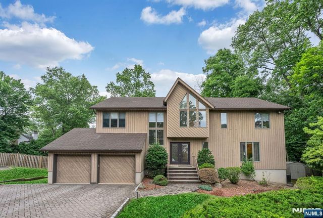 12 Jason Woods Road, Closter, NJ 07624