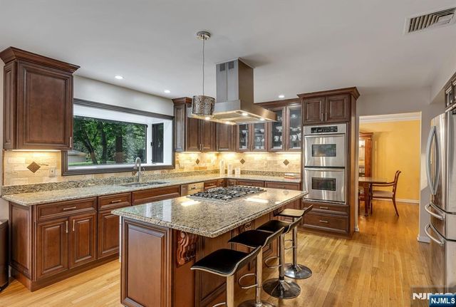 12 Jason Woods Road, Closter, NJ 07624