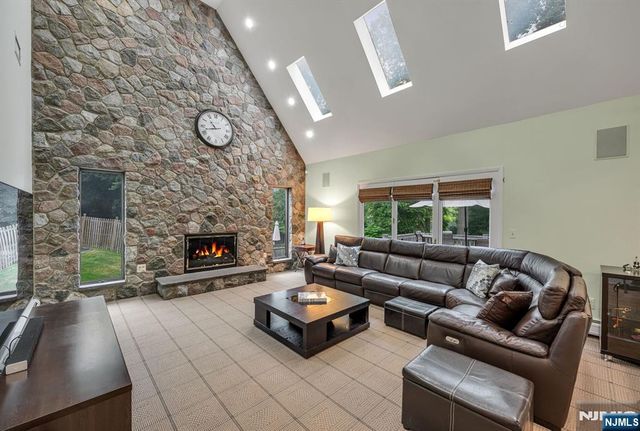 12 Jason Woods Road, Closter, NJ 07624
