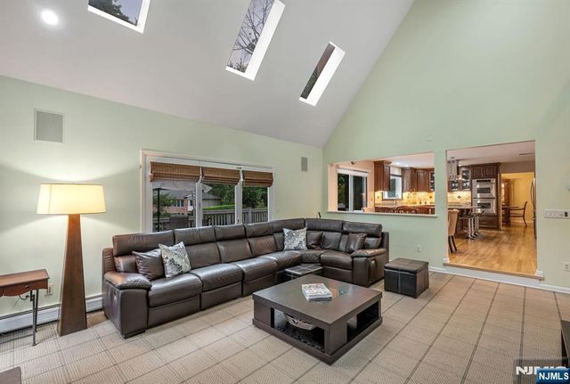 12 Jason Woods Road, Closter, NJ 07624