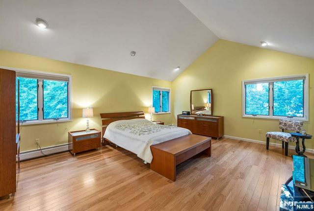 12 Jason Woods Road, Closter, NJ 07624