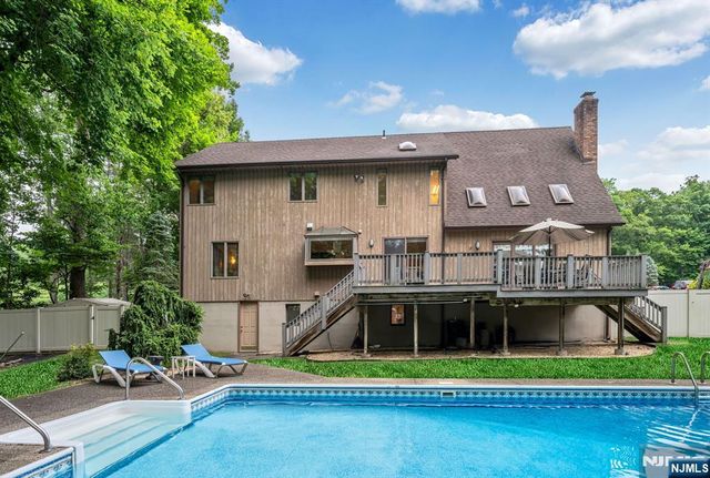 12 Jason Woods Road, Closter, NJ 07624