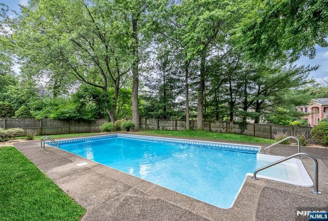 12 Jason Woods Road, Closter, NJ 07624