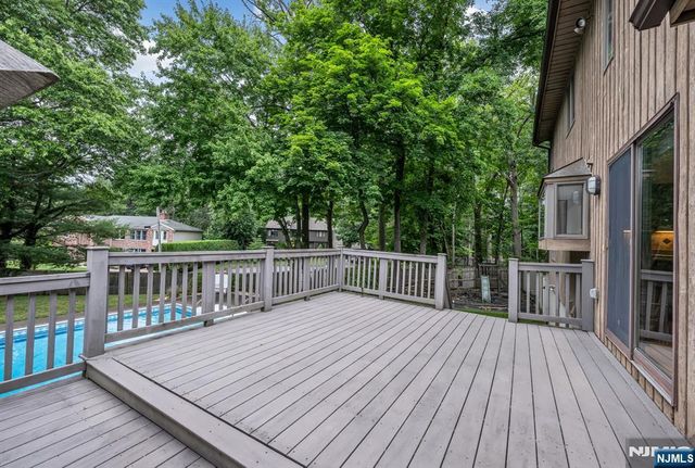 12 Jason Woods Road, Closter, NJ 07624
