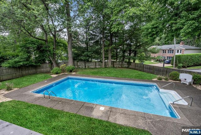 12 Jason Woods Road, Closter, NJ 07624