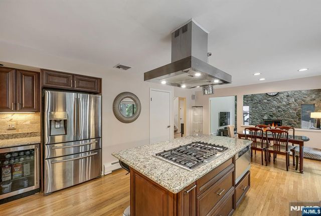 12 Jason Woods Road, Closter, NJ 07624