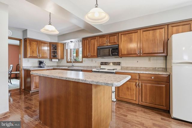 527 SAXER AVE, Springfield, PA 19064